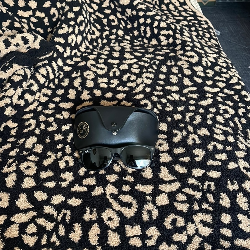 Ray-Ban Wayfarer Polarized sunglasses. Used*